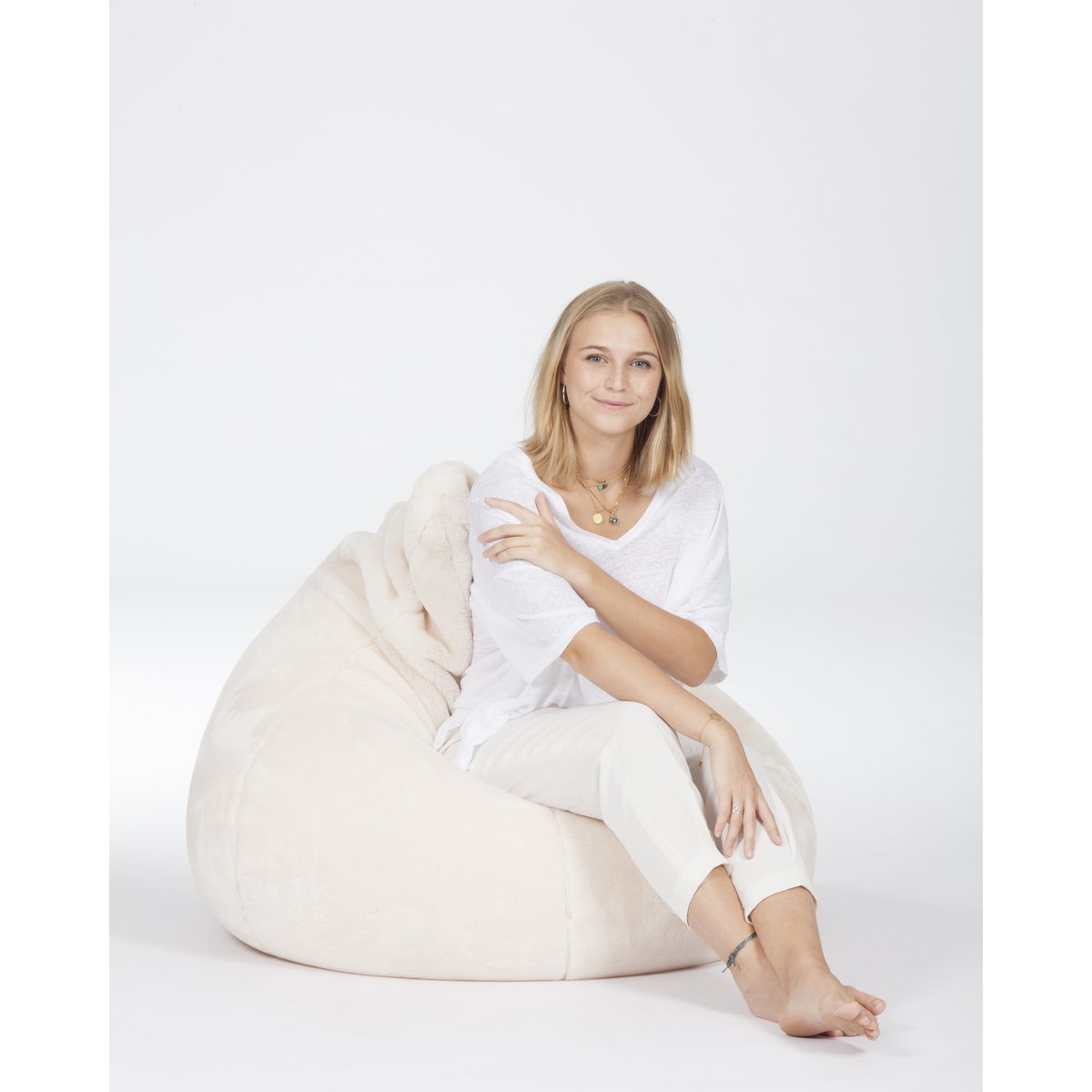 Zacht zitzak van imitatiebont - licht beige - Poire fourrure